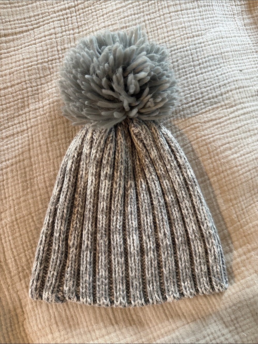 Hannah Anderson Gray Cotton Wool Blend Puff Ball Knit Hat, size Large